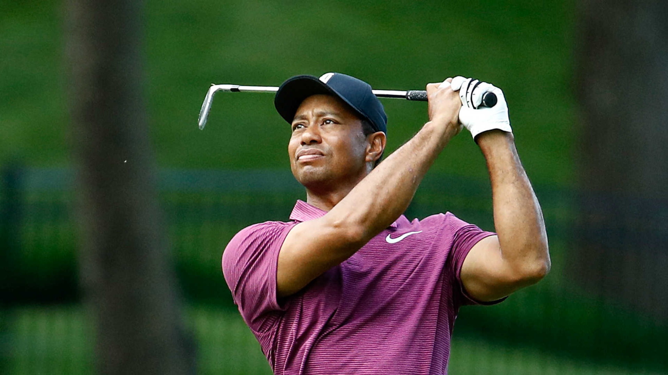 Woods gia nhập danh sách golfer đánh hỏng hố 12